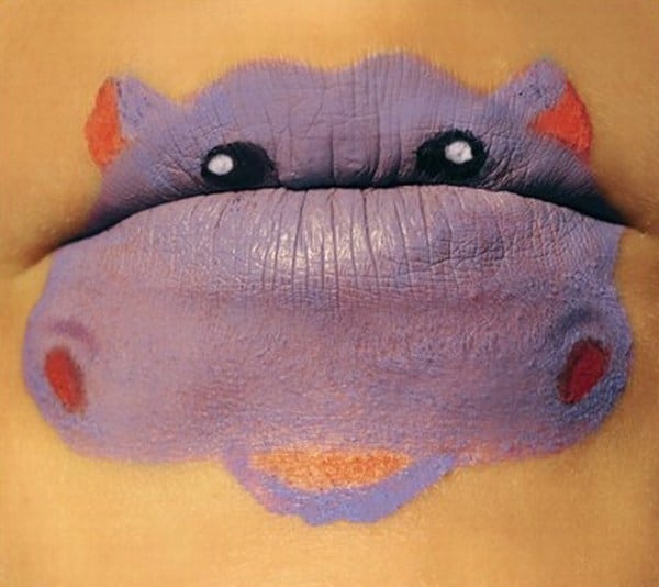 نقاشی روی لب