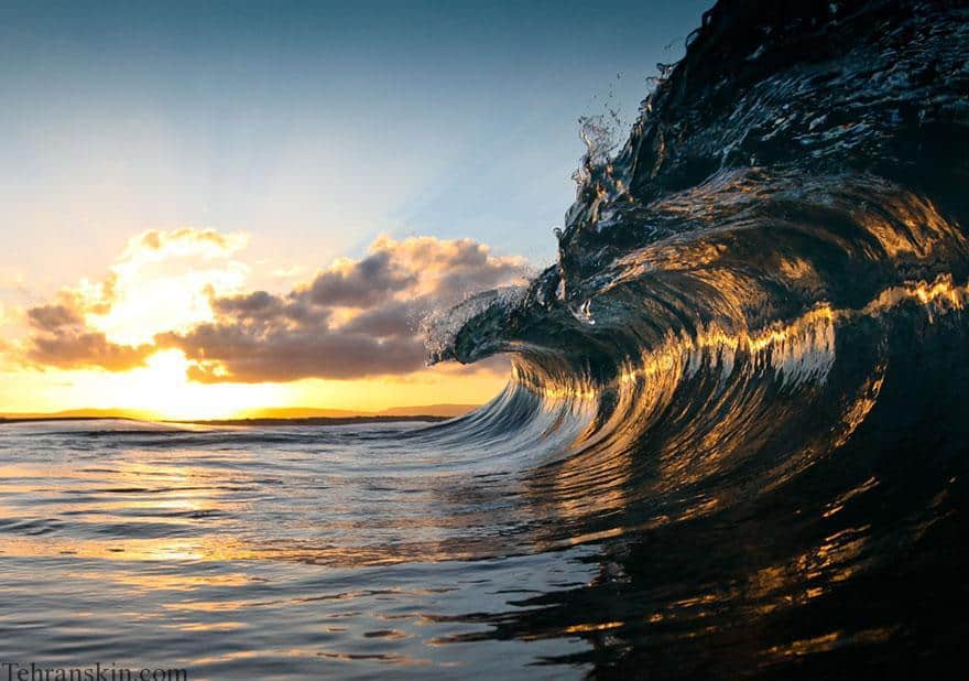 موج دریا در غروب آفتاب