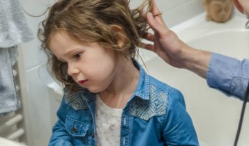  علل پزشکی ریزش مو در کودکان | علل ریزش مو در نوزادان 